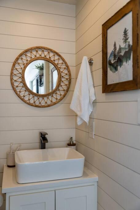 New The Sunset Luxury Container Home Fredericksburg Eksteriør bilde